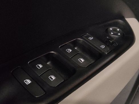 Used 2021 Hyundai Venue SEL w/ Cargo Package image 27