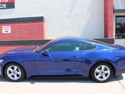 Used 2016 Ford Mustang Coupe RWD image 2