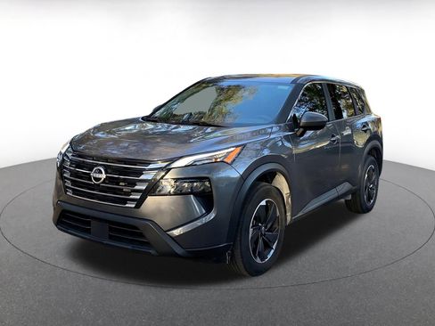 Used 2025 Nissan Rogue SV image 3