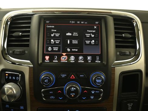 Used 2017 RAM 1500 Laramie AWD/4WD image 29