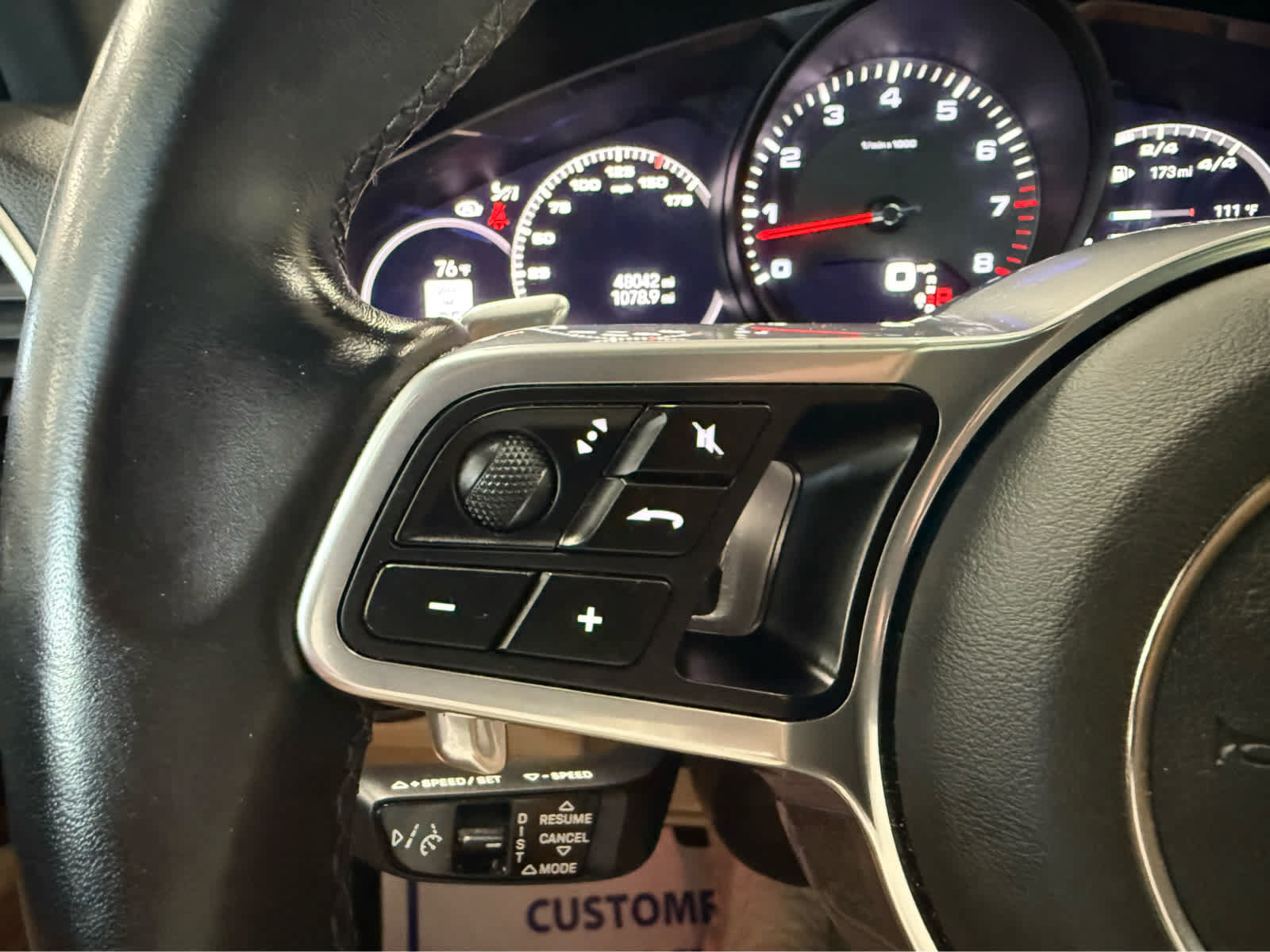 Used 2023 Porsche Cayenne Platinum Edition AWD/4WD image 19