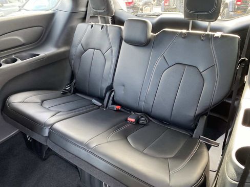 New 2026 Chrysler Pacifica Select image 7