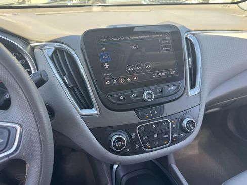 Used 2021 Chevrolet Malibu LT FWD image 25