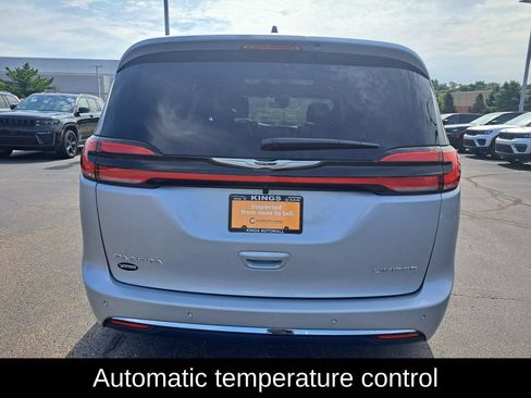 Used 2026 Chrysler Pacifica Limited FWD image 5