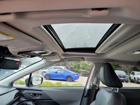 Certified 2025 Subaru Crosstrek 2.5i Limited w/ Crosstrek Mirror Package image 15