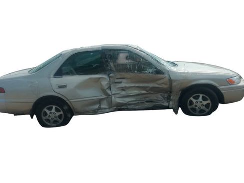 Used 1998 Toyota Camry LE FWD image 7