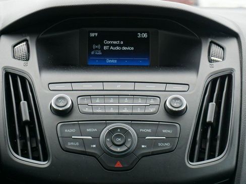 Used 2018 Ford Focus SE w/ Cold Weather Package image 30