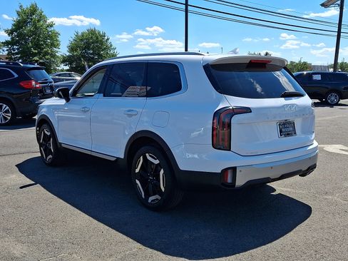 Used 2024 Kia Telluride EX AWD/4WD image 5