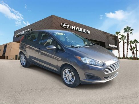 Used 2018 Ford Fiesta SE image 4