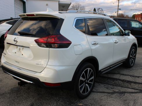 Used 2019 Nissan Rogue SL w/ Premium Package image 8