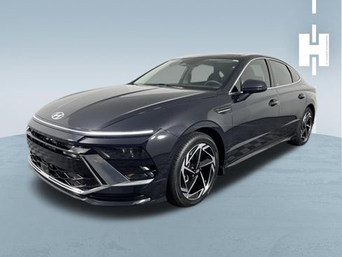 Used 2024 Hyundai Sonata SEL w/ Convenience Package FWD image 4
