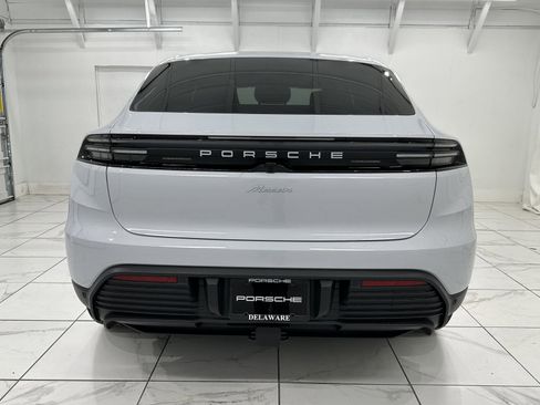 Certified 2025 Porsche Macan Electric image 13