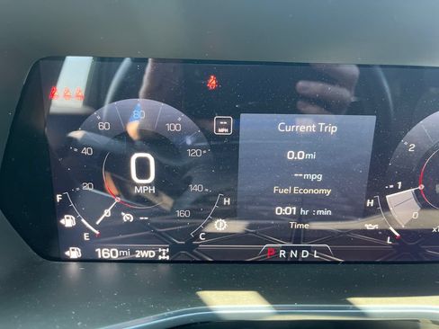 Used 2024 GMC Canyon AT4 w/ Canyon Safety Plus Package AWD/4WD image 17