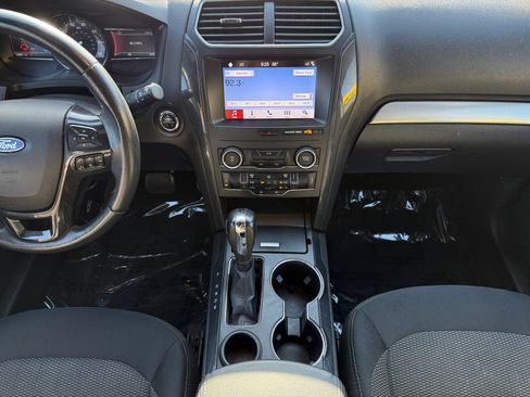 Used 2019 Ford Explorer XLT w/ Equipment Group 201A image 11