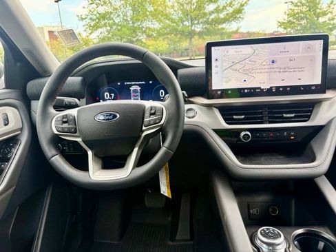 Used 2026 Ford Explorer Active w/ Active Comfort Package RWD image 19