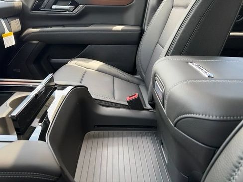 New 2026 GMC Yukon Denali w/ Sun & Power Step Package AWD/4WD image 22