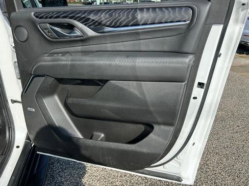 Used 2023 GMC Yukon XL Denali image 27