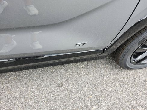 New 2026 Buick Encore GX Sport Touring w/ Advanced Technology Package FWD image 6