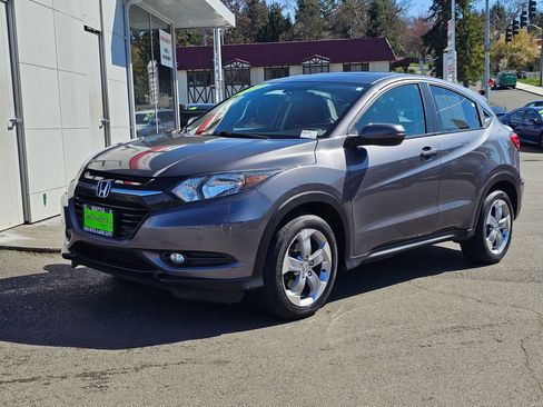 Used 2017 Honda HR-V EX image 3