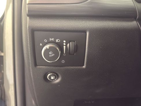 Used 2020 Jeep Grand Cherokee Altitude image 12