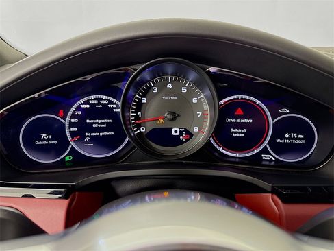 Used 2023 Porsche Cayenne S image 16