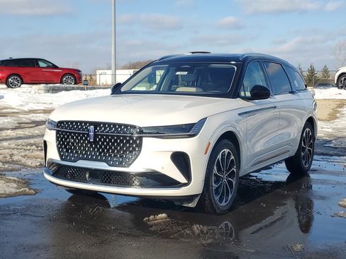 New 2026 Lincoln Nautilus Reserve image 2