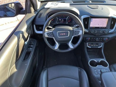 Used 2022 GMC Terrain SLT w/ Infotainment Package II image 11