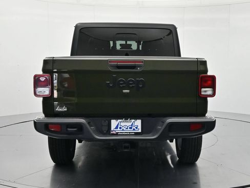 Used 2023 Jeep Gladiator Sport AWD/4WD image 6