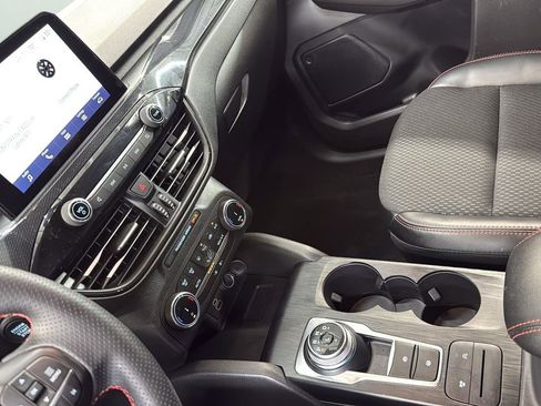 Certified 2025 Ford Escape ST-Line image 21