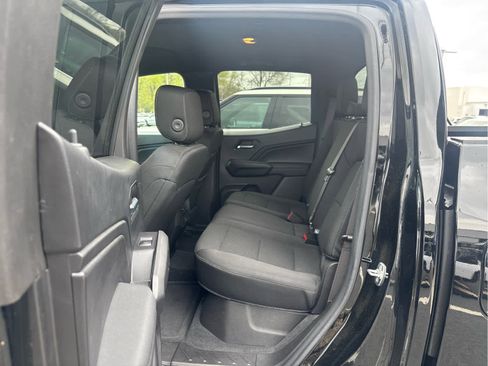 Used 2024 Chevrolet Colorado LT w/ LT Convenience Package image 15