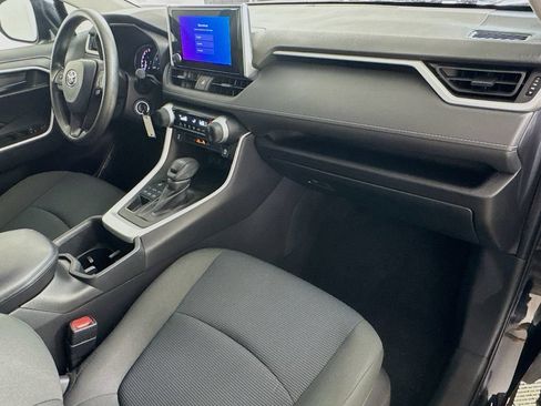 Used 2023 Toyota RAV4 LE AWD/4WD image 30