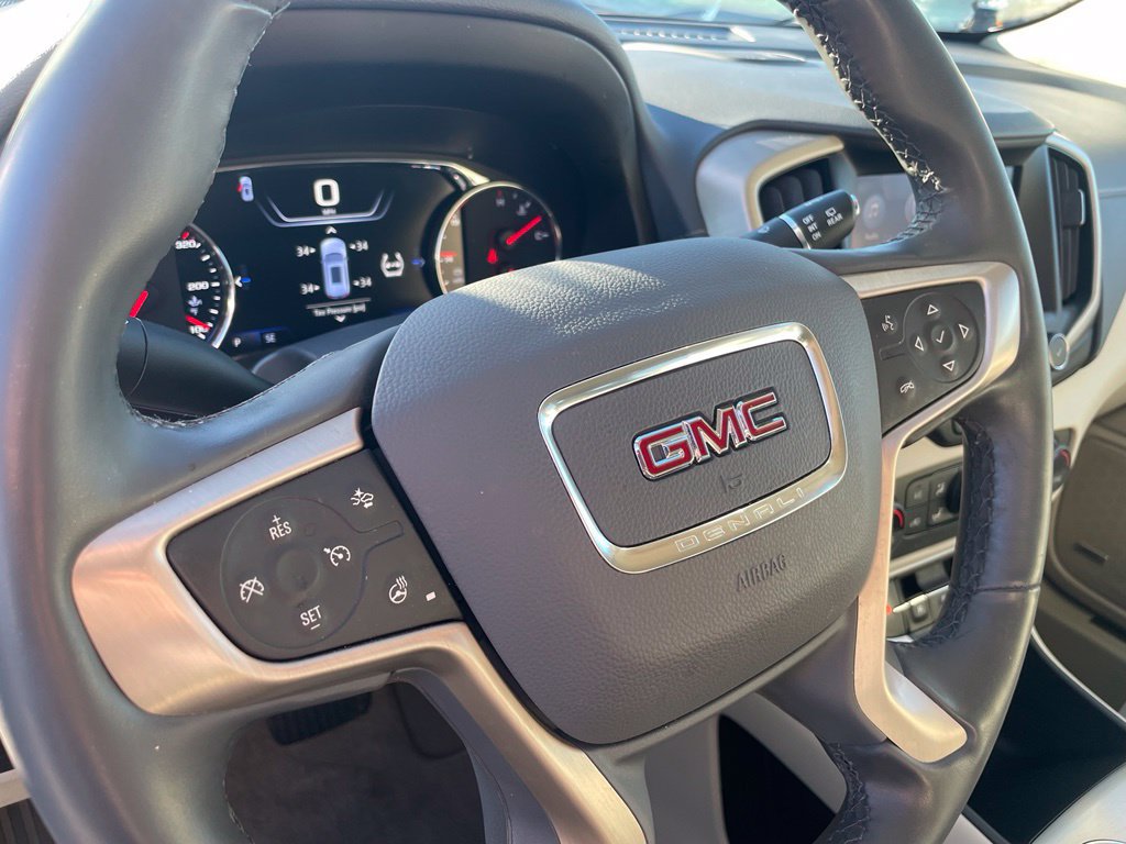Used 2024 GMC Terrain Denali w/ Denali Premium Package AWD/4WD image 13