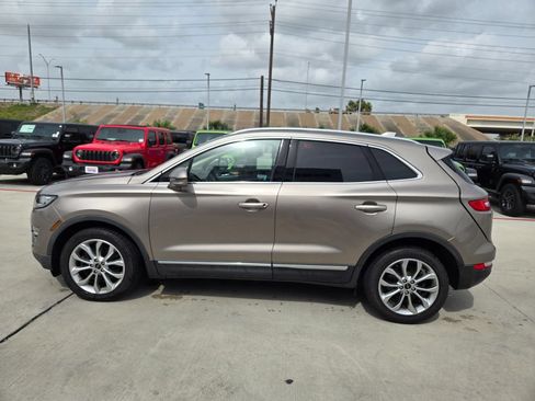 Used 2019 Lincoln MKC Select AWD/4WD image 6