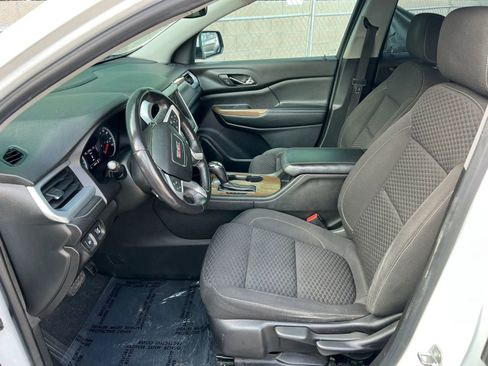 Used 2017 GMC Acadia SLE image 7