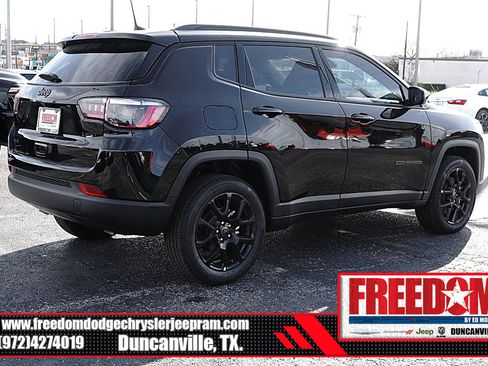 New 2026 Jeep Compass Latitude image 5