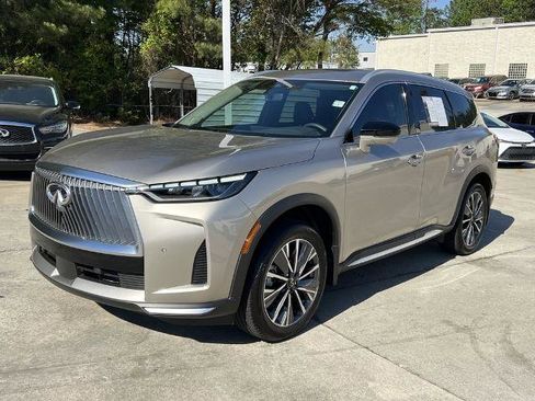 Used 2026 INFINITI QX60 Luxe w/ Cargo Package FWD image 3