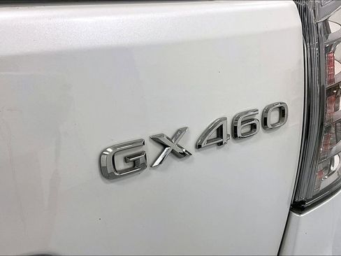 Used 2017 Lexus GX 460 image 41