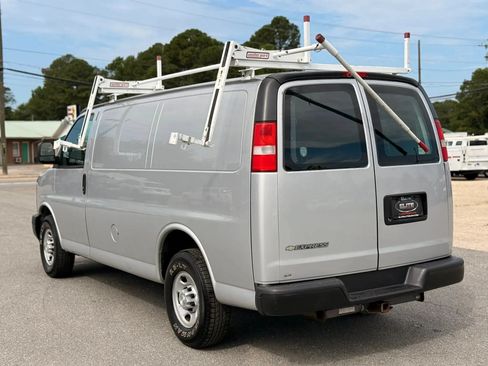 Used 2017 Chevrolet Express 2500 RWD image 11