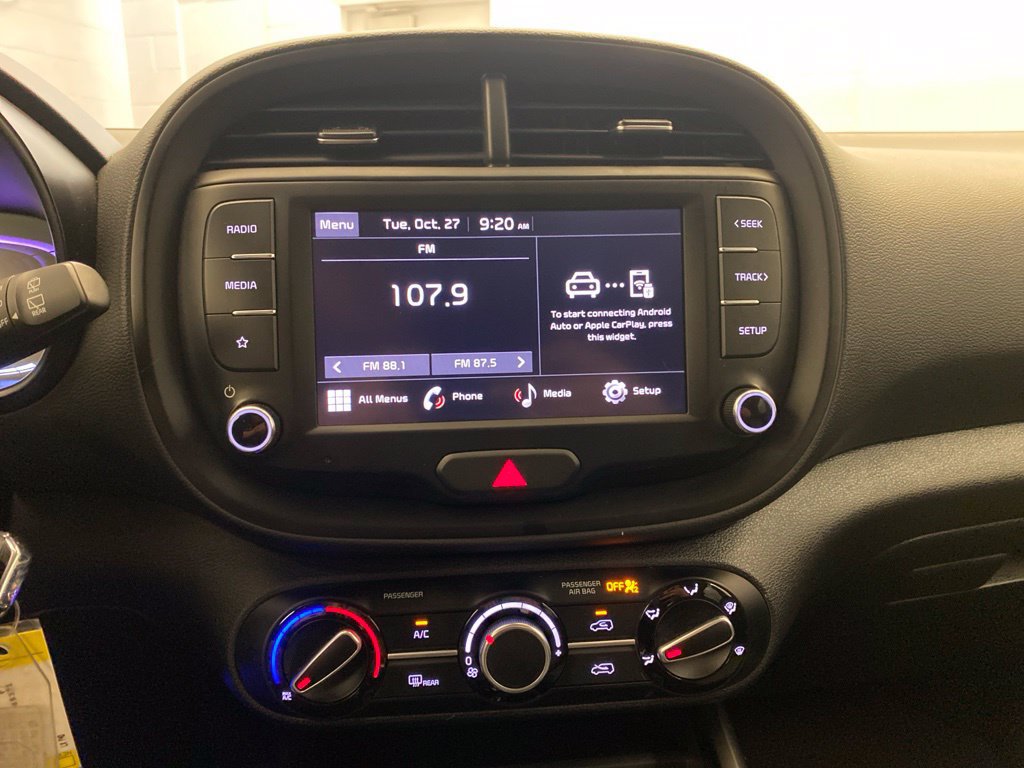 Used 2025 Kia Soul LX w/ LX Technology Package FWD image 16