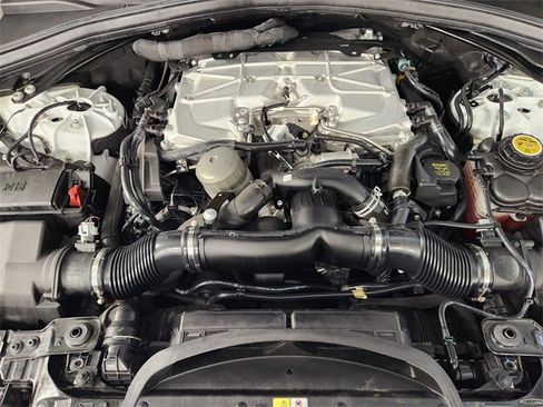 Used 2023 Jaguar F-PACE SVR image 33