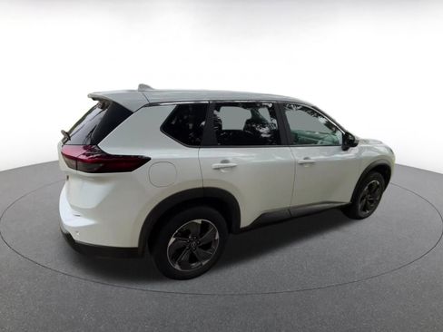 Used 2025 Nissan Rogue SV FWD image 15