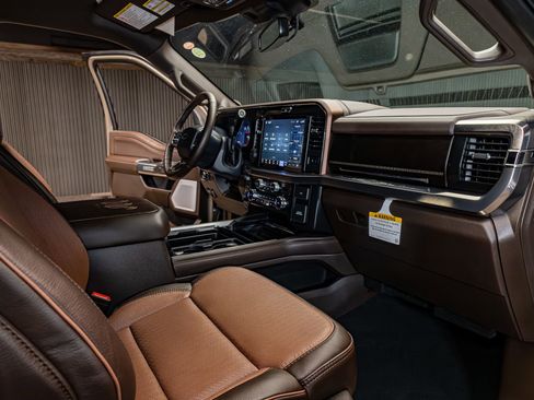 Used 2026 Ford F250 King Ranch w/ Chrome Package image 15