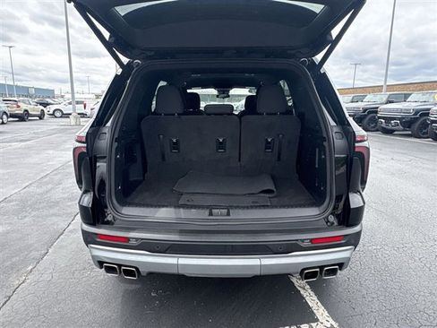 Certified 2024 Chevrolet Traverse LT FWD image 24
