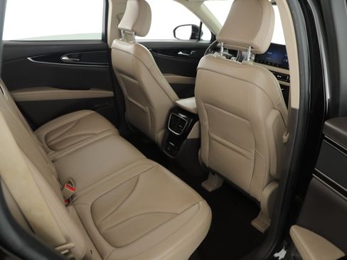 Used 2021 Lincoln Nautilus FWD w/ Equipment Group 101A image 23