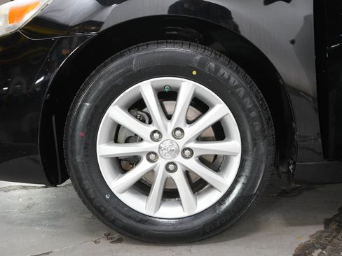 Used 2011 Toyota Camry XLE w/ XLE Extra-Value Pkg #1 FWD image 26