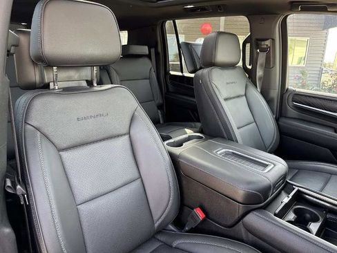 Used 2024 GMC Yukon XL Denali w/ Denali Reserve Package image 14