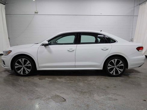 Used 2021 Volkswagen Passat 2.0T SE image 2