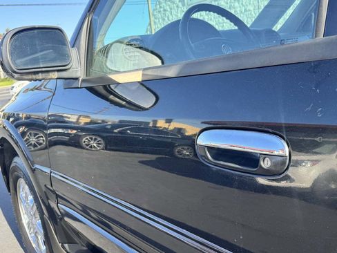 Used 2006 Buick Rainier CXL AWD/4WD image 14