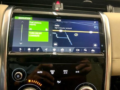 Used 2020 Land Rover Discovery Sport S image 17