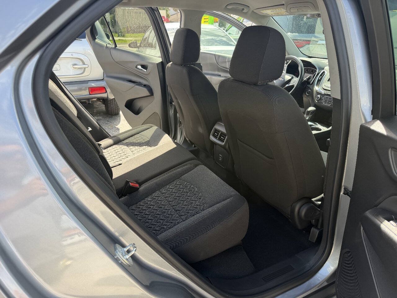 Used 2023 Chevrolet Equinox LT w/ Driver Convenience Package AWD/4WD image 16